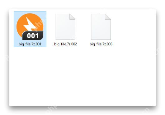 Windows 文件夹中 big_file.7z.001 被选中且旁边还有 002 003