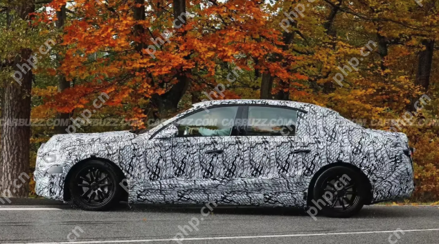 告别圆润设计,奔驰纯电E级路试曝光,续航或超800公里 - php中文网