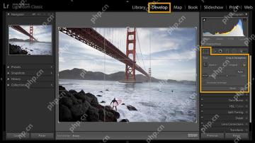Lightroom Classic Windows 版英文修改照片模块打开 Crop and Straighten 裁剪与拉直工具