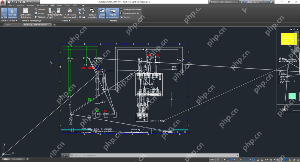 Windows AutoCAD 图纸画面里出现大量斜线穿插整个模型空间的截图,证明当前问题先要判断是显示异常还是对象本身带出的杂线。