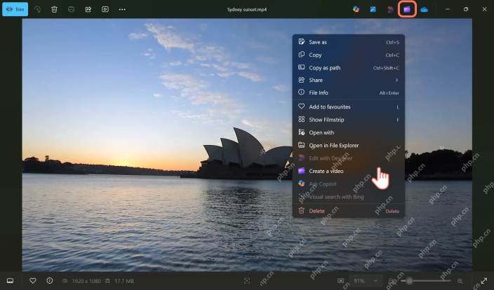 Windows 11 照片应用打开视频后菜单中显示 Create a video 编辑入口