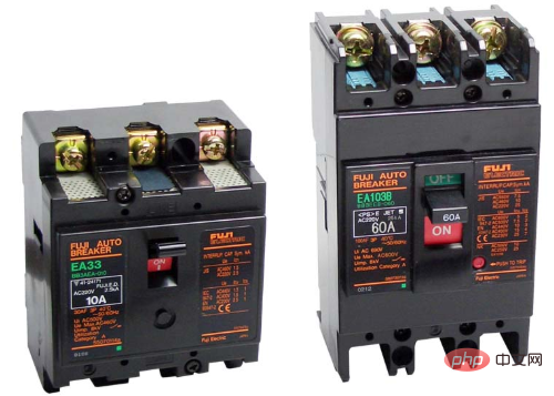 What are the characteristics of sf6 circuit breaker?