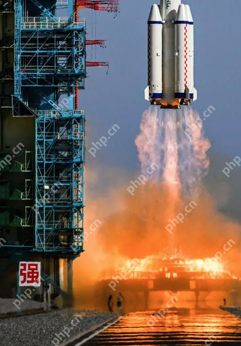 神舟二十号载人飞船疑遭空间微小碎片撞击,官方:为确保安全,返回任务将推迟 - php中文网