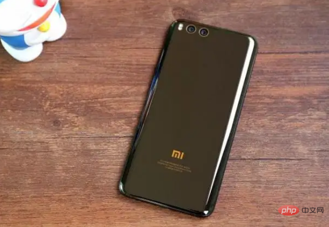 What is the difference between Redmi and Xiaomi?